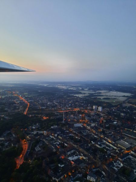 Etwas ungewohnter Blick aus einem Segelflugzeug